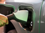 福特为未来汽车申请空气消毒装置专利