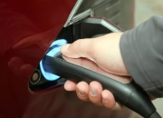 特斯拉向置换车主提供1万英里免费充电里程