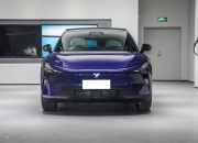 特斯拉Q1财报会：净利润大跌55%，2025年前推新车型