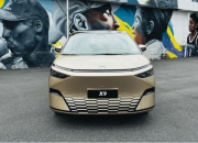 年亏超百亿后，小鹏推MONA，蔚来推乐道，靠低价活下去！