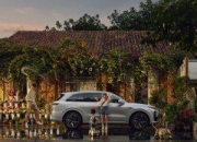 蹲在理想L6门口的那些“群狼”！