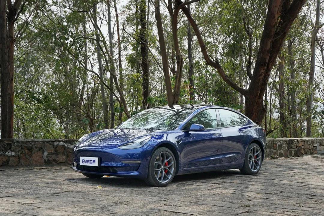 新款特斯拉Model 3高性能版实车曝光