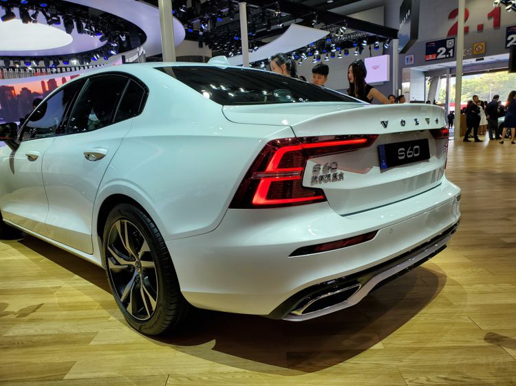 广州车展｜驾趣是怎样炼成的？宝马的“靓车炫技”告诉你答案