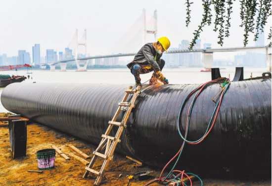 湖北首个江水源能源站：引长江水为城市“降温”